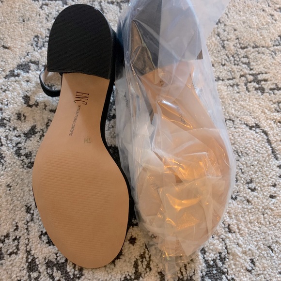 I.N.C Hardin black swede heels - Picture 3 of 5